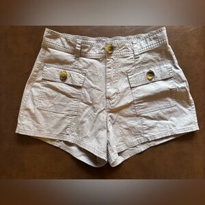 Vuori Women's Cream Cargo Shorts